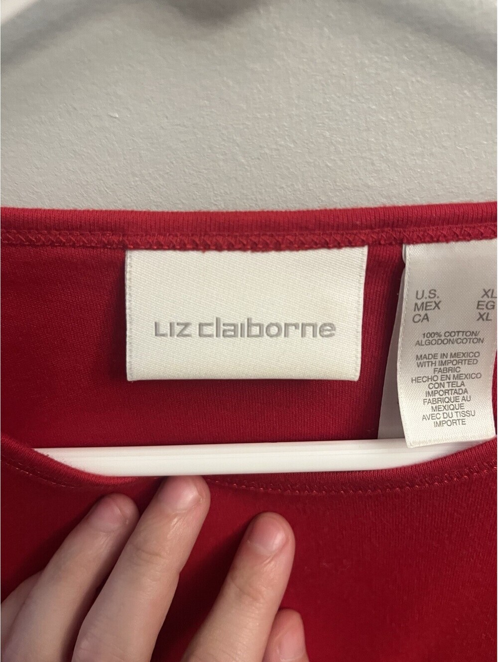 Classic Liz Claiborne Red Short Sleeved Top With Emblem Size XL - Picture 3 of 4
